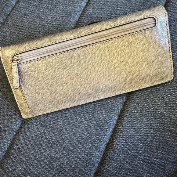 Michael Kors Slim Jet Set Flap Travel Wallet - Picture 3 of 7